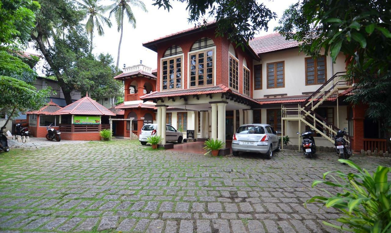 The Royal Heritage Hotel And Ayurvedic Center Thiruvananthapuram Exterior foto